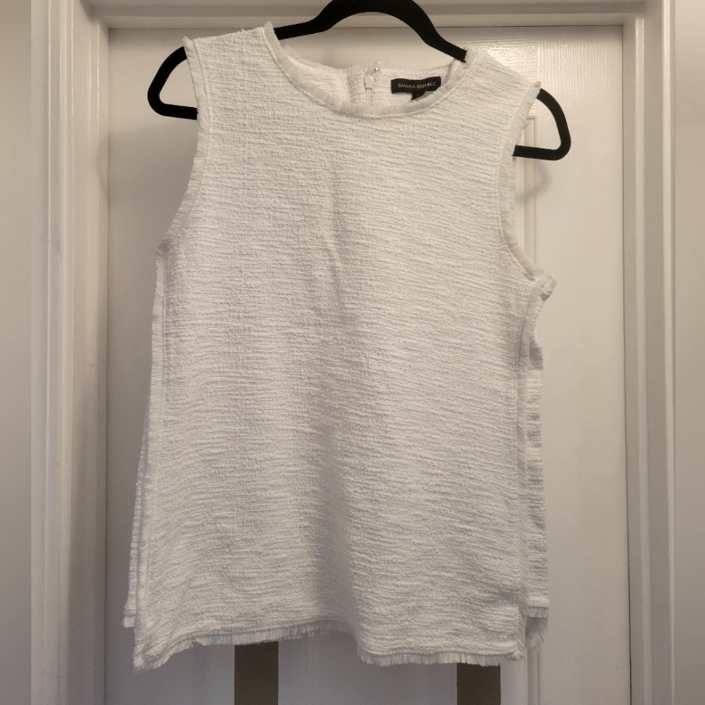 EUC Women's Banana Republic Top medium